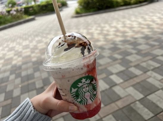 スターバックス ストロベリー フラペチーノ