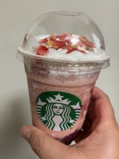 ストロベリー ＆ ベルベット ブラウニー フラペチーノ®